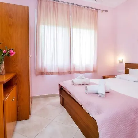 Koula 2-tomi Apartament *